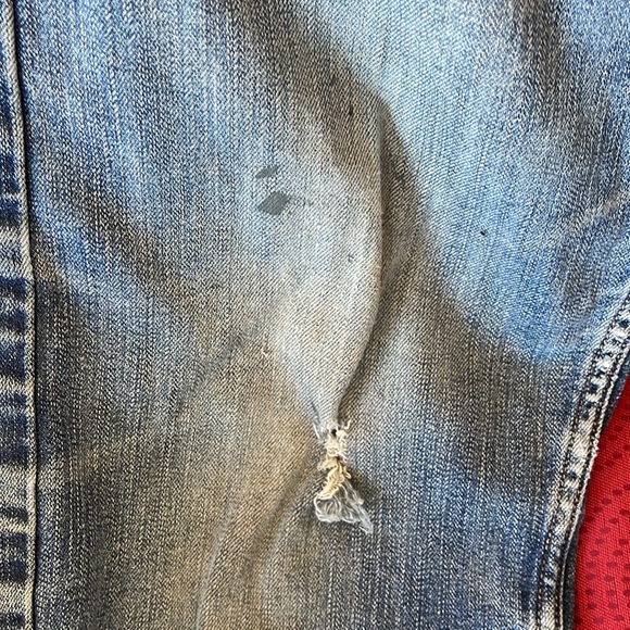 Distressed medium wash Levi’s 514, 34 waist, 32 inseam - Picture 2 of 10